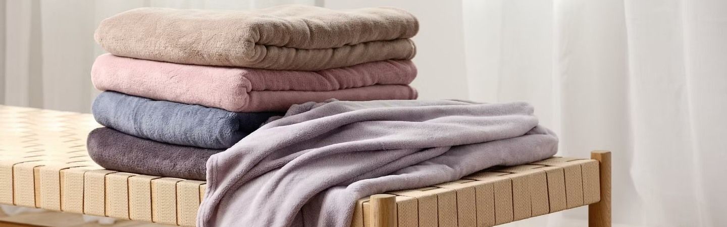 Chăn sofa bao lâu giặt một lần? Mẹo nhỏ giúp chăn luôn mới