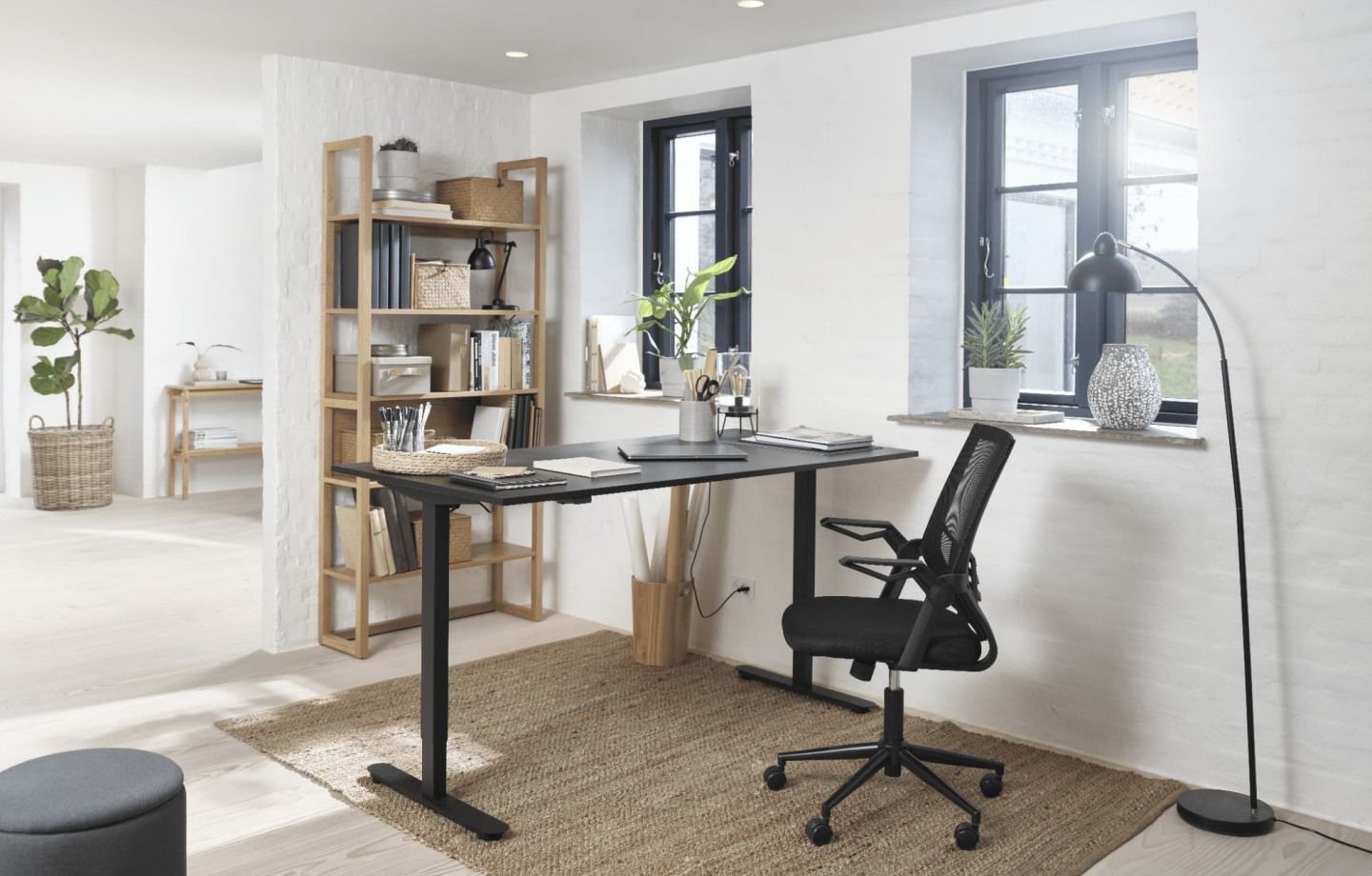 Top 20 món đồ trang trí bàn làm việc đẹp, đơn giản và đang dẫn đầu xu hướng