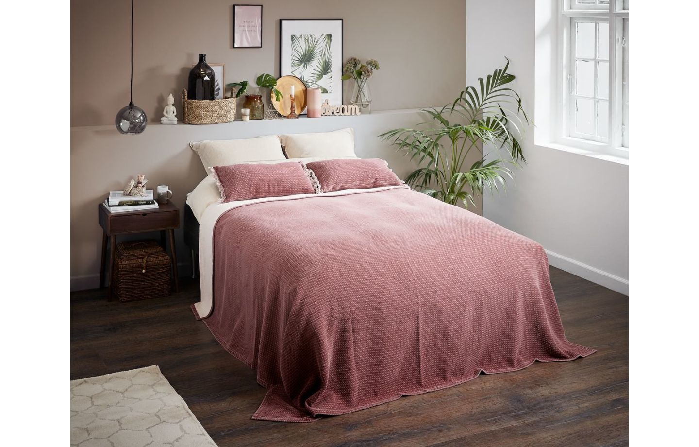 Gợi ý 9 món phụ kiện trang trí phòng ngủ đơn giản và đẹp mắt