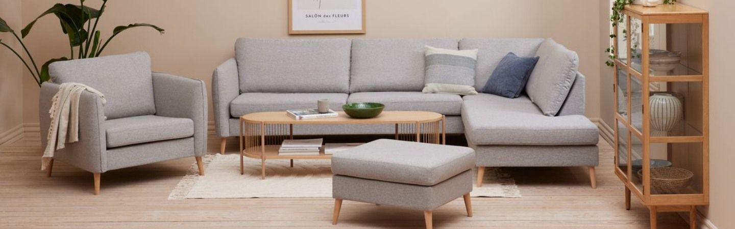 Hướng dẫn vệ sinh thảm phòng khách đúng cách