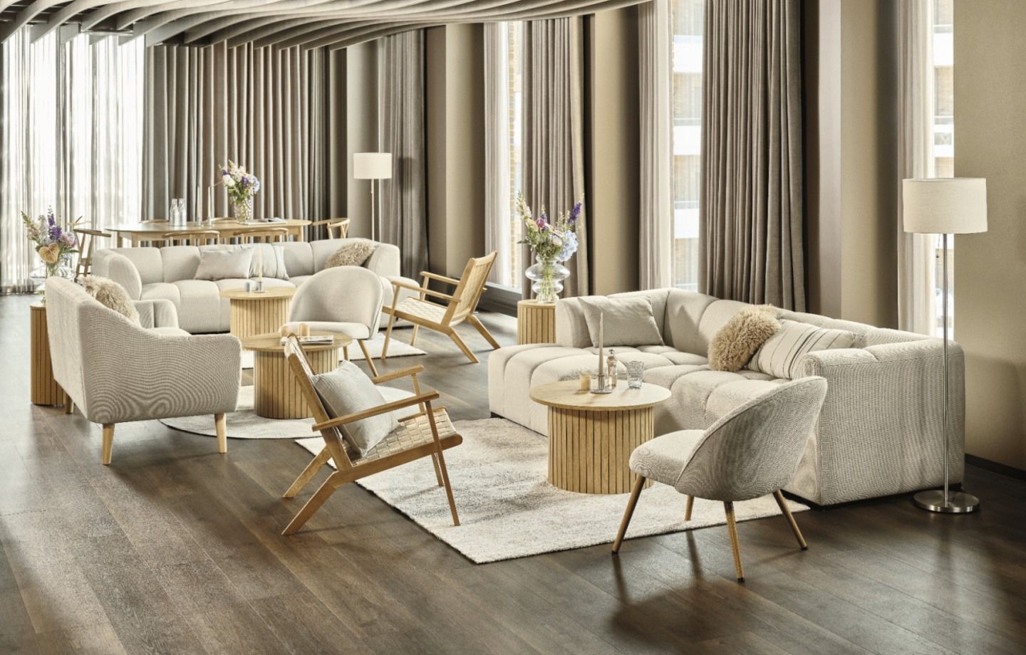 Sofa màu sáng 3-4 chỗ ngồi