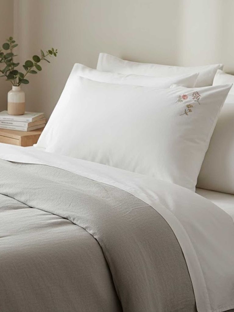 Vỏ gối cotton | MAJ | trắng/hồng | R50xD70cm