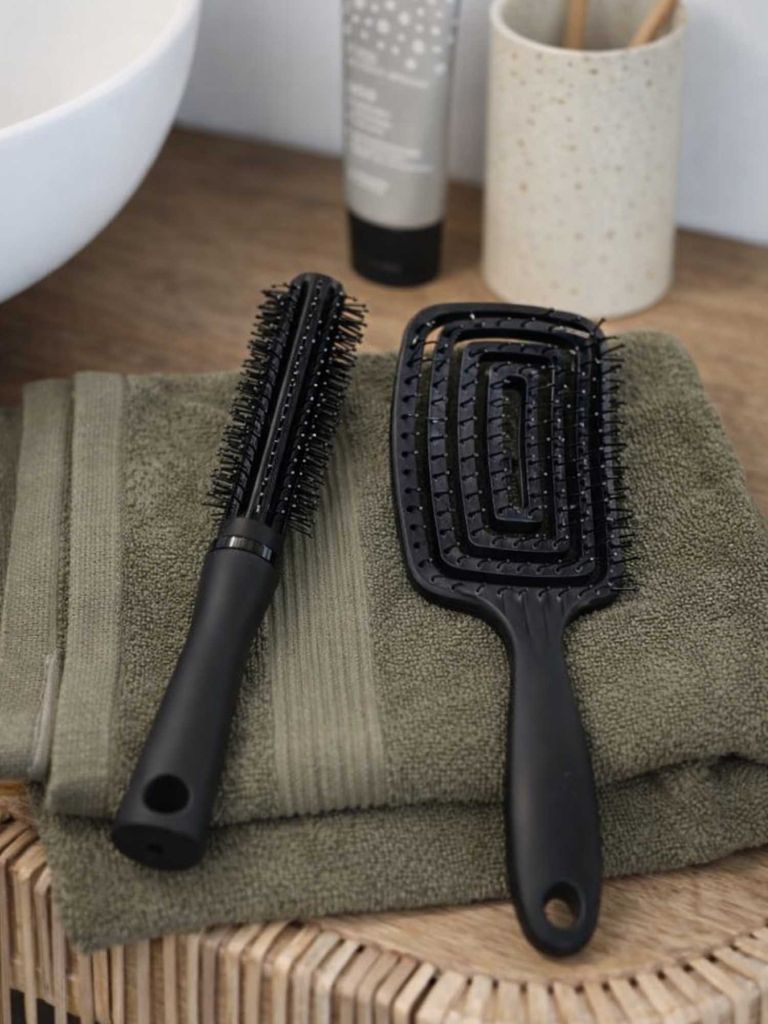 Lược chải tóc | HALLERNA | nhựa ABS | đen | R8/4xD24/22xC2/4cm