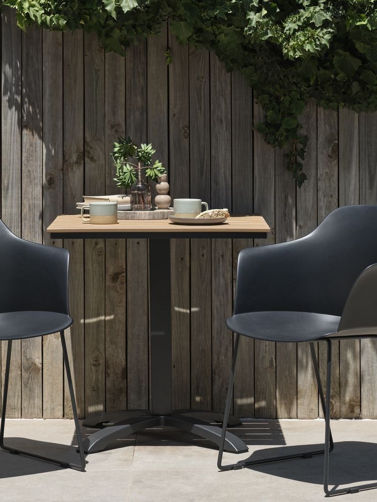 Bàn bistro | HOBRO | nhôm/nhựa PS | màu tự nhiên | R70xD70xC73cm