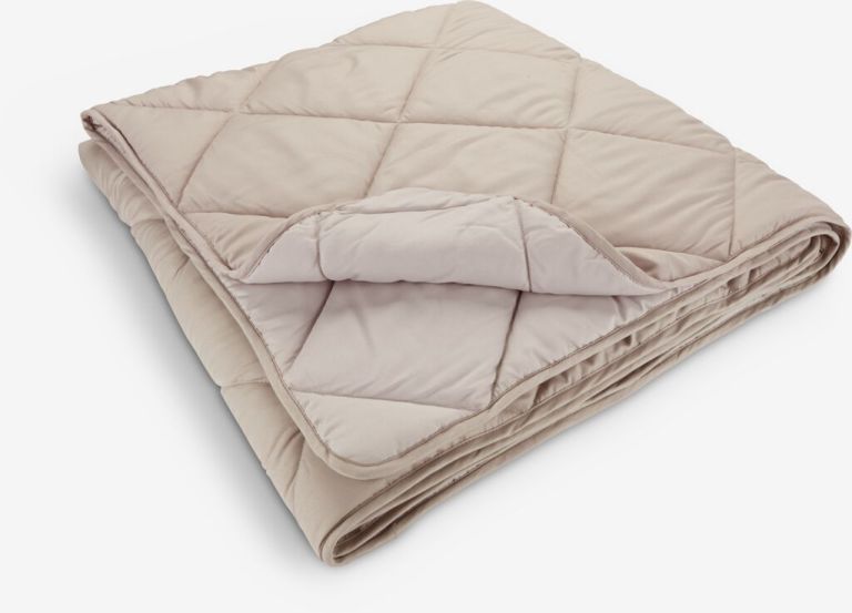 Ruột chăn Polyester STETINDEN