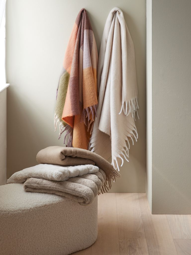 Chăn sofa | TUSENFRYD | polyester | be | R130xD180cm