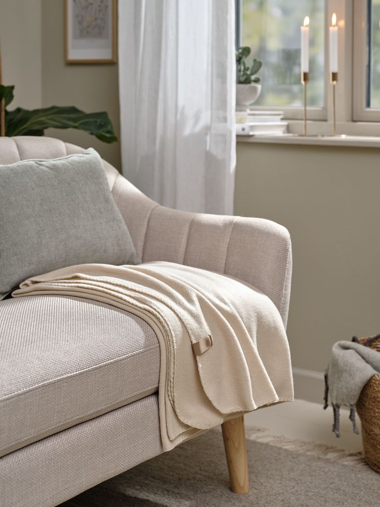 Chăn sofa | DAGLILJE | polyester | vàng cát | R130xD170cm