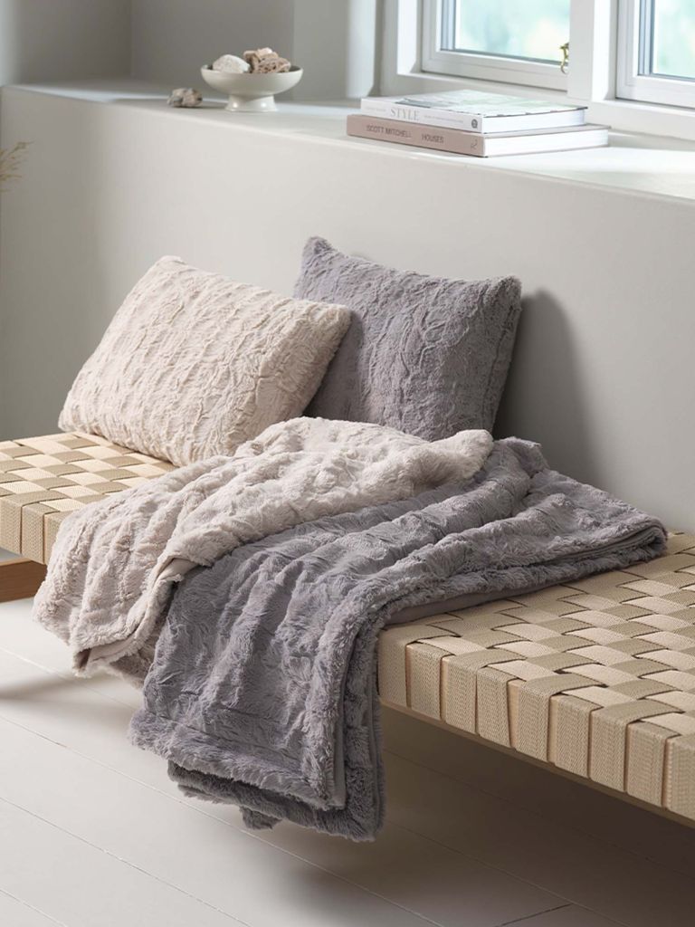 Chăn sofa | MYGGBLOM | polyester | be | R130xD170cm
