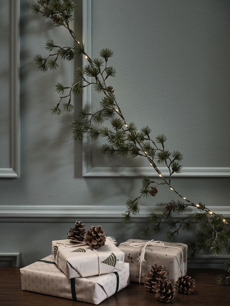 Đèn trang trí dây lá | BOR | nhựa PE/PS | xanh đậm | D150cm | 30LED