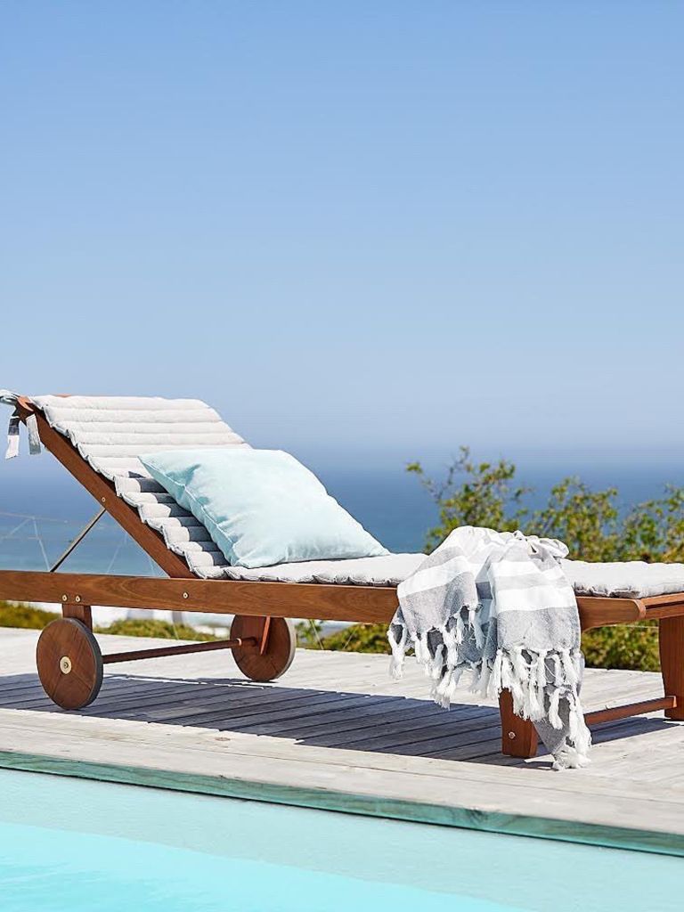 Vỏ gối trang trí | DUSKULL | polyester | xanh | R50xD50cm