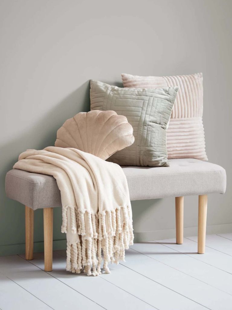 Gối trang trí | AJANIA | polyester | be | R45xD45cm