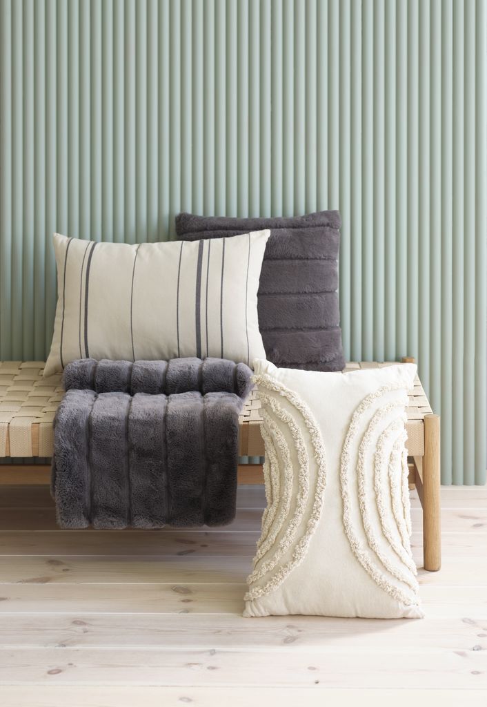 Gối trang trí | FJELLPRYD | cotton | be/xám | R40xD60cm