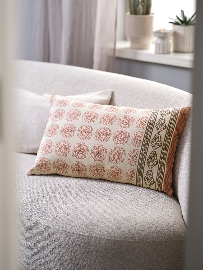 Vỏ gối trang trí | KATTEFOT | cotton | hồng/nâu | R40xD60cm