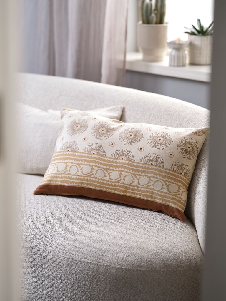 Vỏ gối trang trí | KATTEFOT | cotton | màu latte/nâu | R40xD60cm