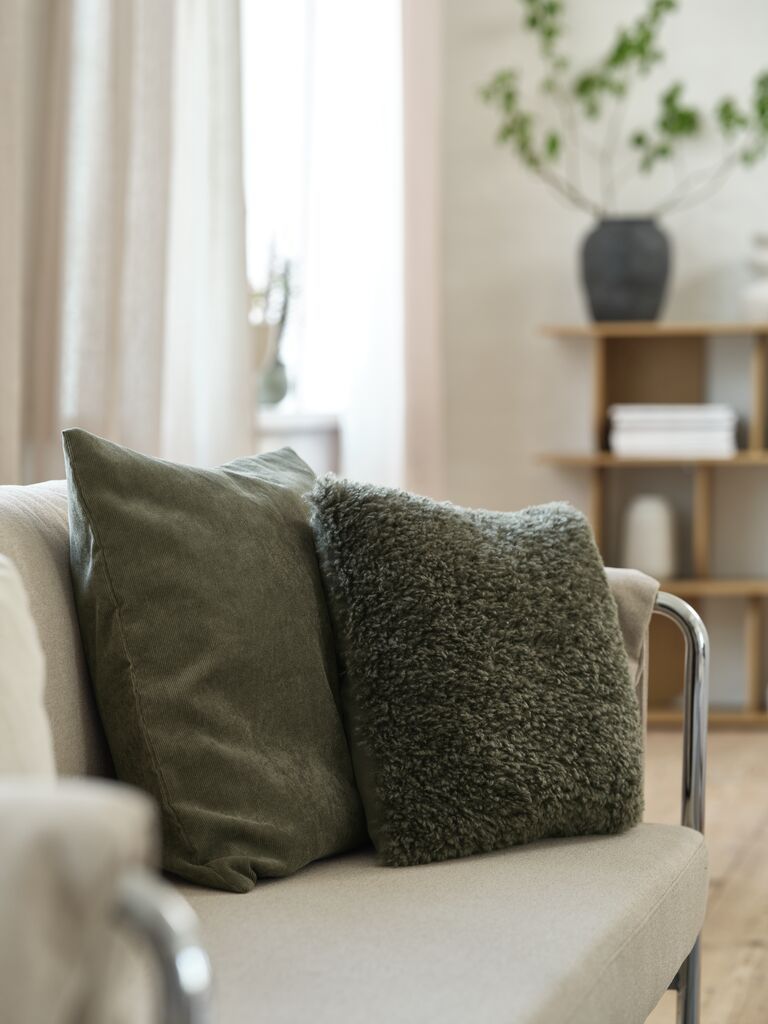 Gối trang trí | SNEPRYD | polyester | xanh lá đậm | R40xD40cm