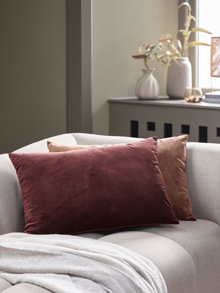 Vỏ gối trang trí | ERTEVIKKE | polyester | tím | R40xD60cm