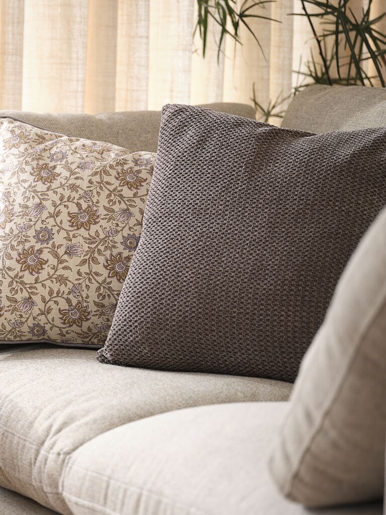Vỏ gối trang trí | SPARRIS | polyester | tím khói | R40xD40cm