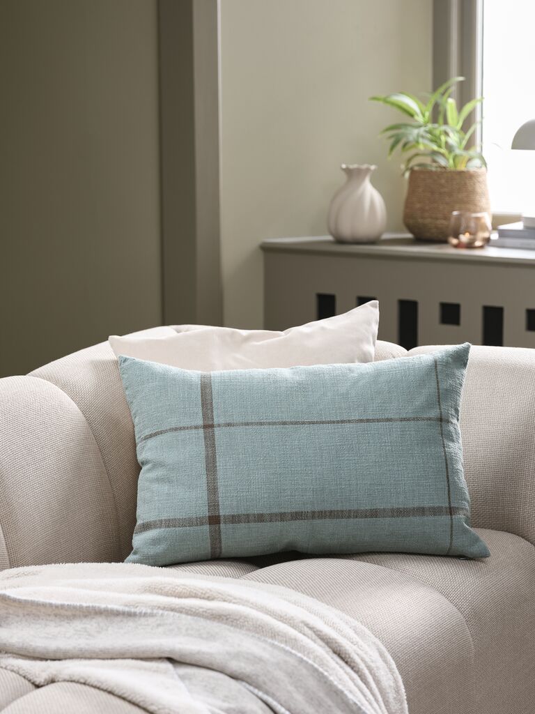 Gối trang trí | HALLON | polyester | xanh/nâu | R40xD60cm
