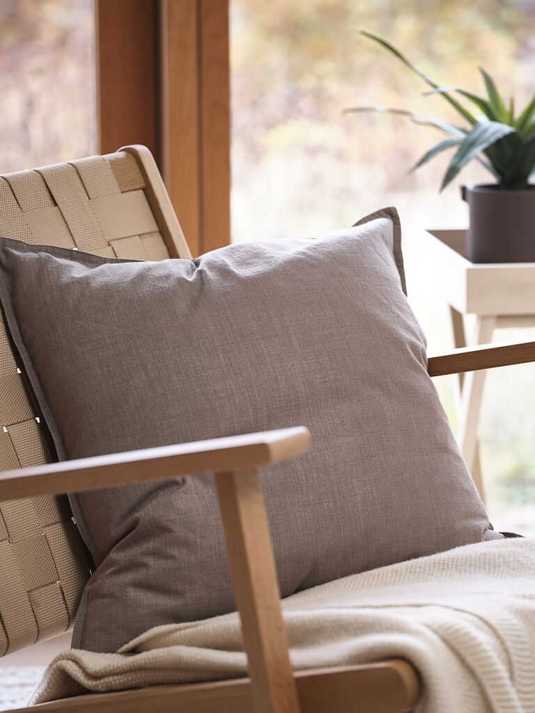 Vỏ gối trang trí | SIKORI | polyester | tím | R50xD50cm