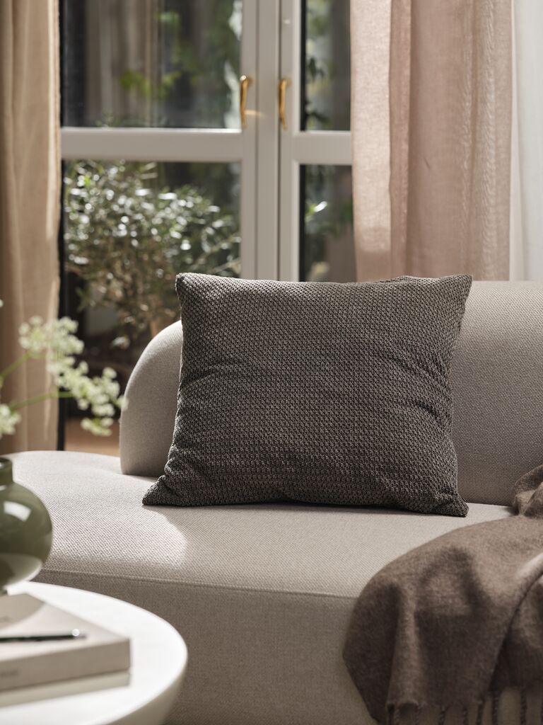 Vỏ gối trang tr&iacute; | LIFIOL | polyester/polyamide | x&aacute;m | R50xD50cm