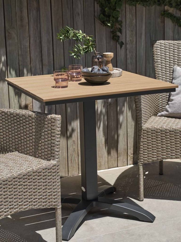 Bộ b&agrave;n ghế bistro | HOBRO/LOMMA | m&agrave;u tự nhi&ecirc;n/đen | R70xD70xC73cm/R57xS70xC109cm