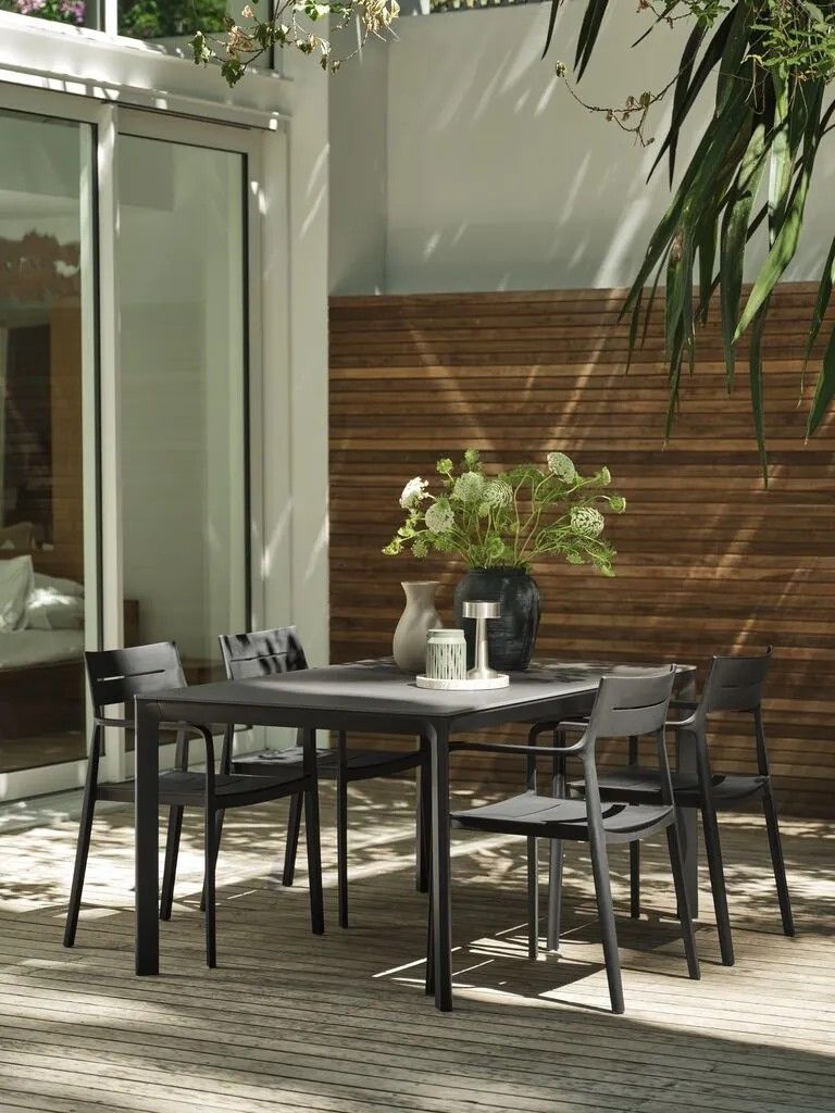 Bộ bàn ăn KUMLA D150 + 4 INGSTRUP đen