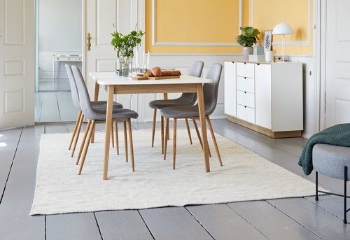 Bộ bàn ăn hiện đại tương phản tông màu trắng chủ đạo của phòng ăn phong cách Scandinavian Design